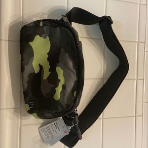 Lululemon Everywhere Belt Bag NWT